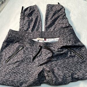 So Juniors Grey Elastic Drawstring Adjustable Leg Windbreaker Pant. EUC. Size XL